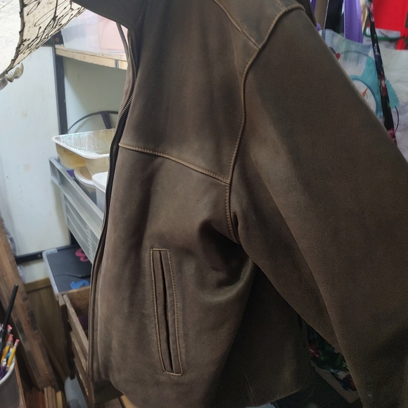 St. Johns Bay genuine leather jacket - Picture 4 of 9